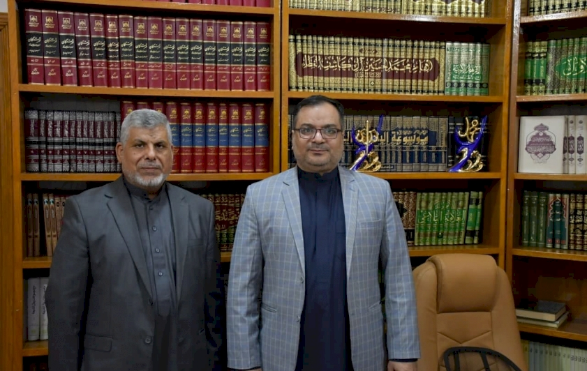 مدير مركز تراث النجف الأشرف يستقبل مدير المكتبة المركزية في جامعة البصرة
