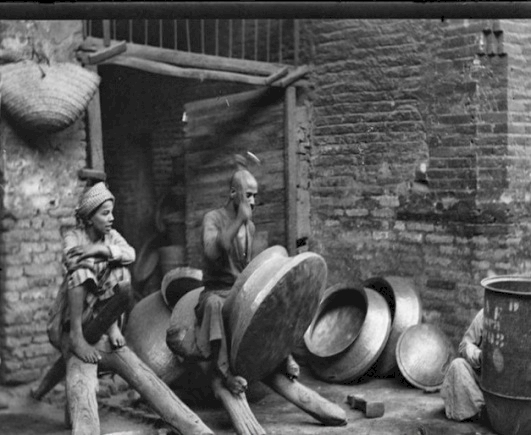 سوق الصفارين... إرث يقاوم الاندثار