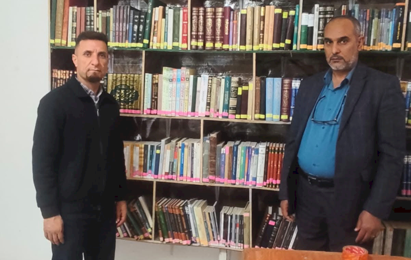 مركز تراث الجنوب يرفد مكتبة قضاء الحمزة الشرقي بباقةٍ من إصداراته