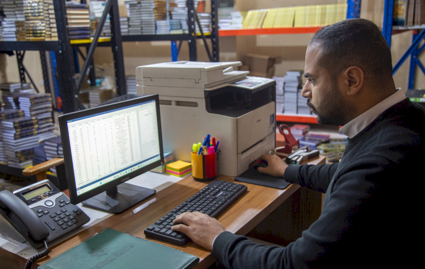 لحفظ النتاج العلمي والفكري.. قسم شؤون المعارف يباشر أعمال الجرد الدوري لإصداراته