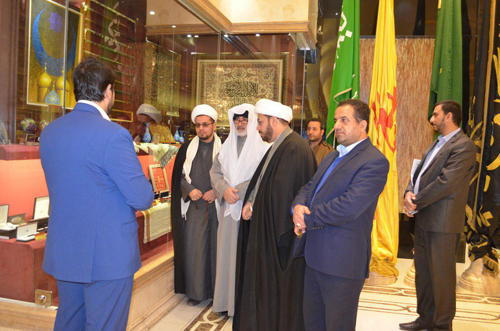 وفد العتبة العباسية المقدسة يطلع على مقتنيات متحف الإمام علي عليه السلام في قم المقدسة