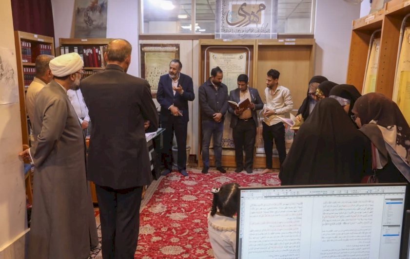 طلبةُ الدِّراساتِ العُليا في جامعةِ البصرةِ يزورونَ مركزَ تُراثِ البصرةِ