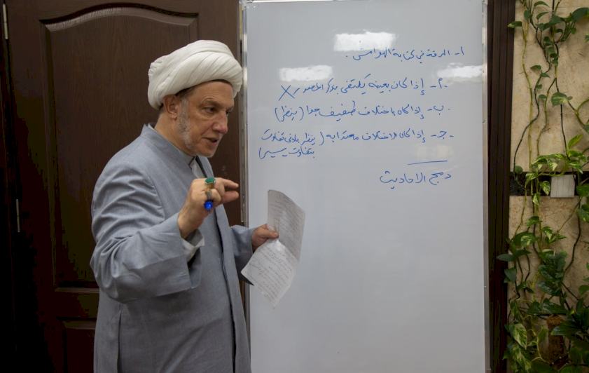 قسمُ المعارفِ ينظِّمُ دورةً متقدِّمةً في تحقيقِ المخطوطاتِ