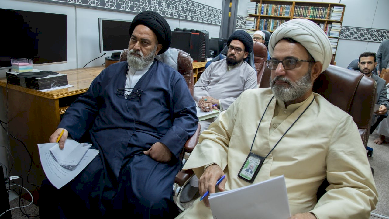 قسمُ المعارفِ يُنظِّمُ دورةً حولَ كيفيةِ كتابةِ تراجمِ العلماءِ