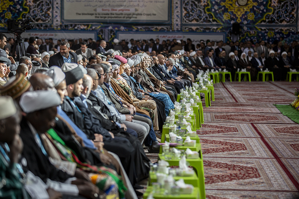 احتفاءً بذكرى ولادة الإمام الحسين والأنوار المحمّديّة – صلوات الله وسلامه عليهم- انطلقت فعاليات مهرجان ربيع الشهادة الدولي الخامس عشر