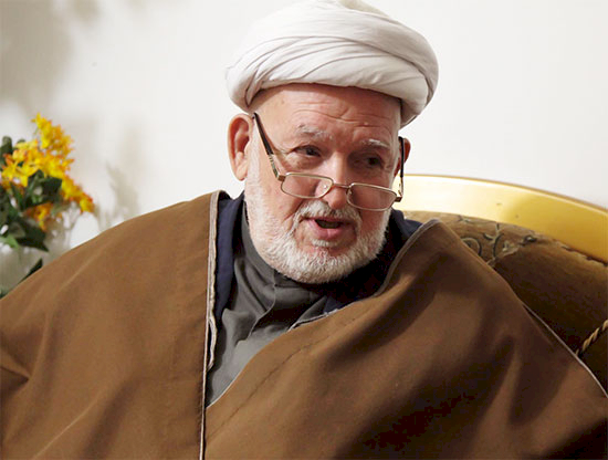 الخطّاطُ الكبيرُ الشَّيخُ مُحمَّد عليّ داعِي الحقِّ- رَحمه اللهُ- أوّلُ عِراقيٍّ يخطُّ المُصحفَ الشّ